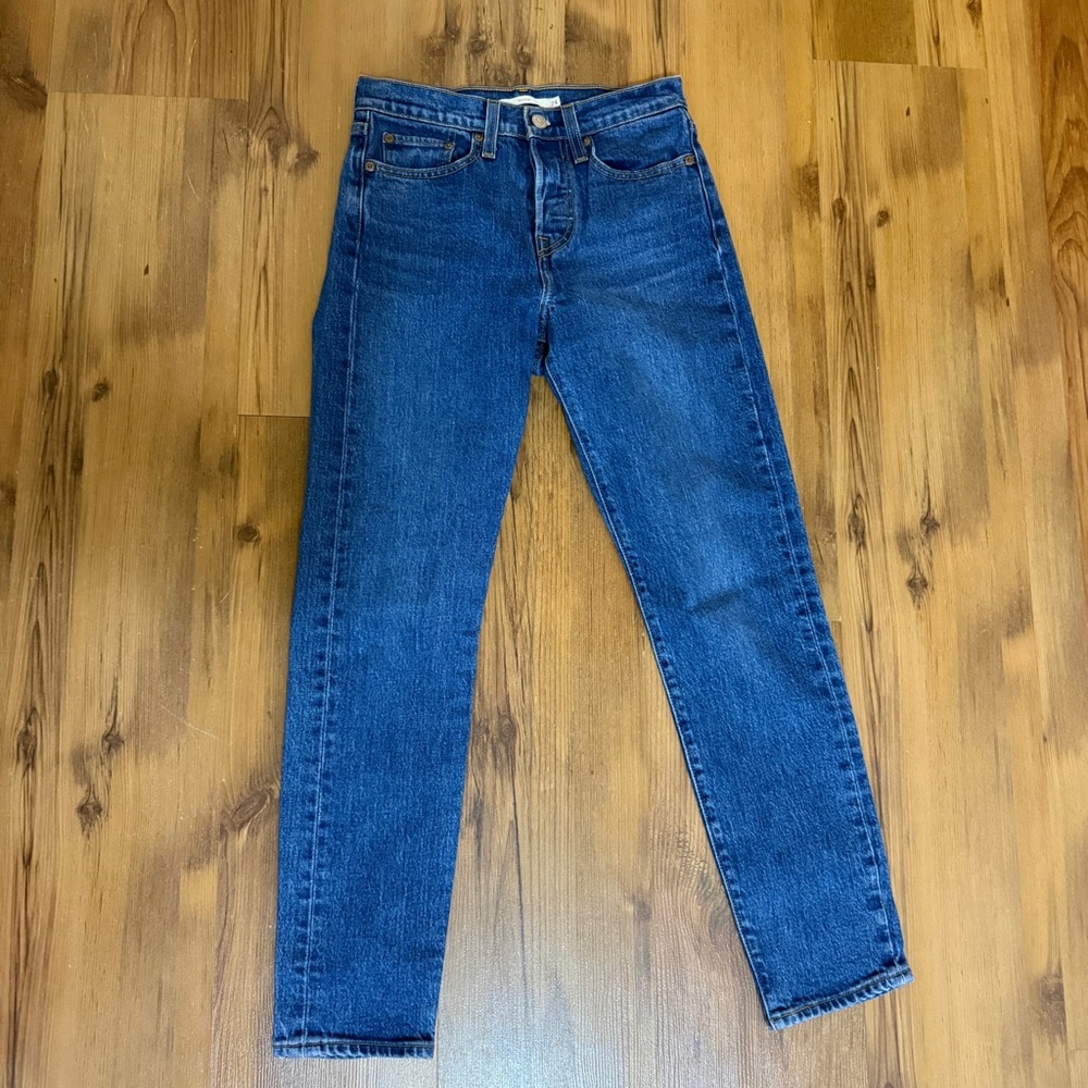 Levi’s Wedgie Straight cut Blue Jeans Size 24